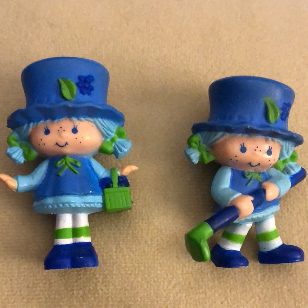 Vintage Blueberry Muffin PVC figurines